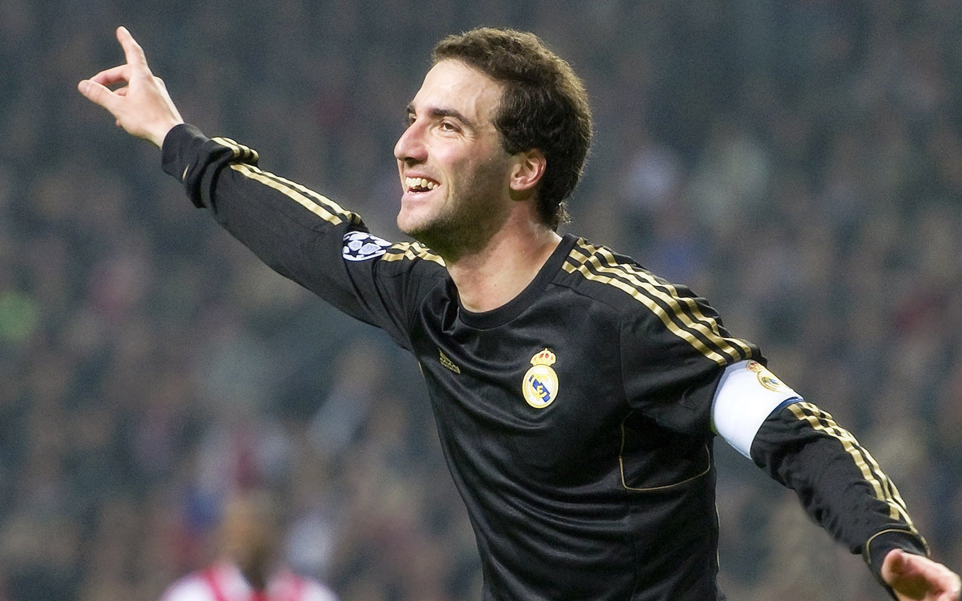 _未来智能跑鞋：科技助力每一步_，未来科技鞋子好不好